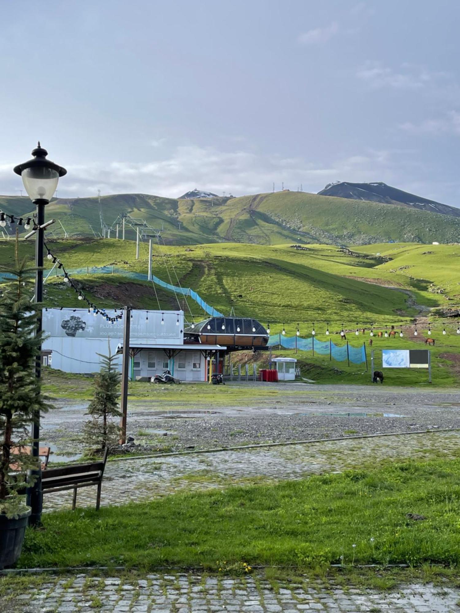 Happy Holidays Apartments In New Gudauri Exterior foto